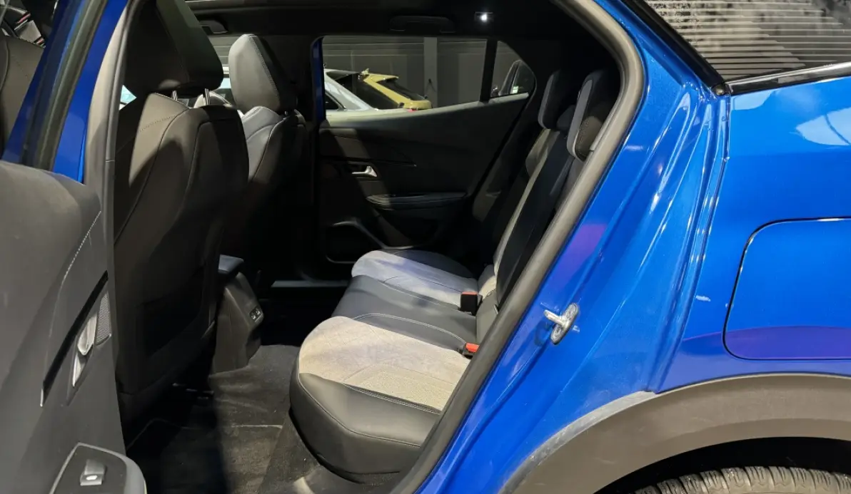 Peugeot 2008 e-2008 100kW 136 ch