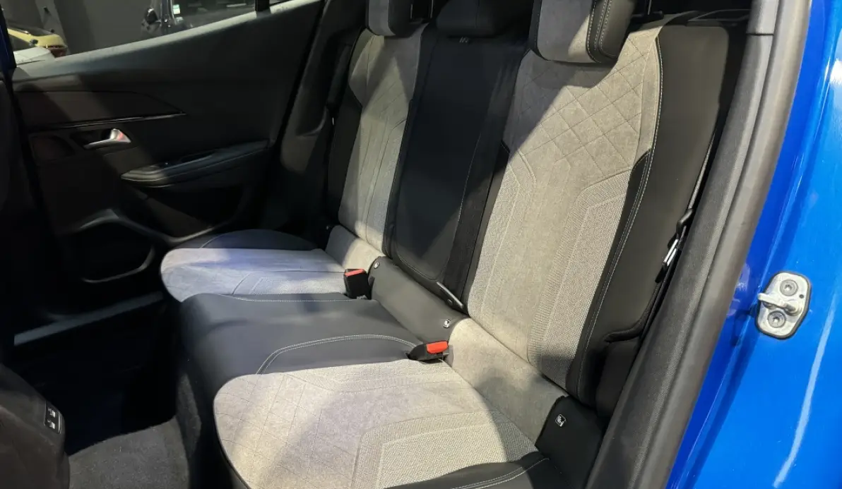 Peugeot 2008 e-2008 100kW 136 ch