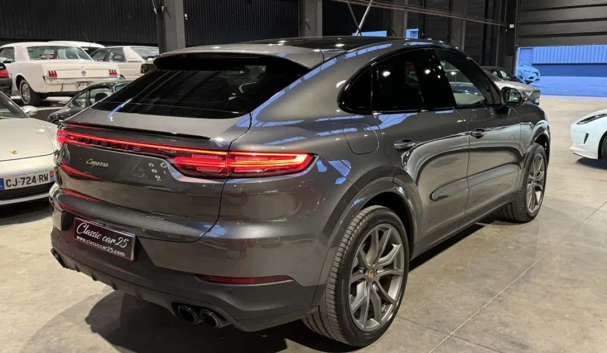 Porsche Cayenne coupé E-Hybrid 3.0 V6 462 ch 
