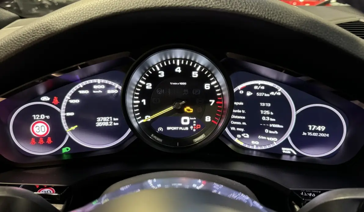 Porsche Cayenne coupé E-Hybrid 3.0 V6 462 ch 