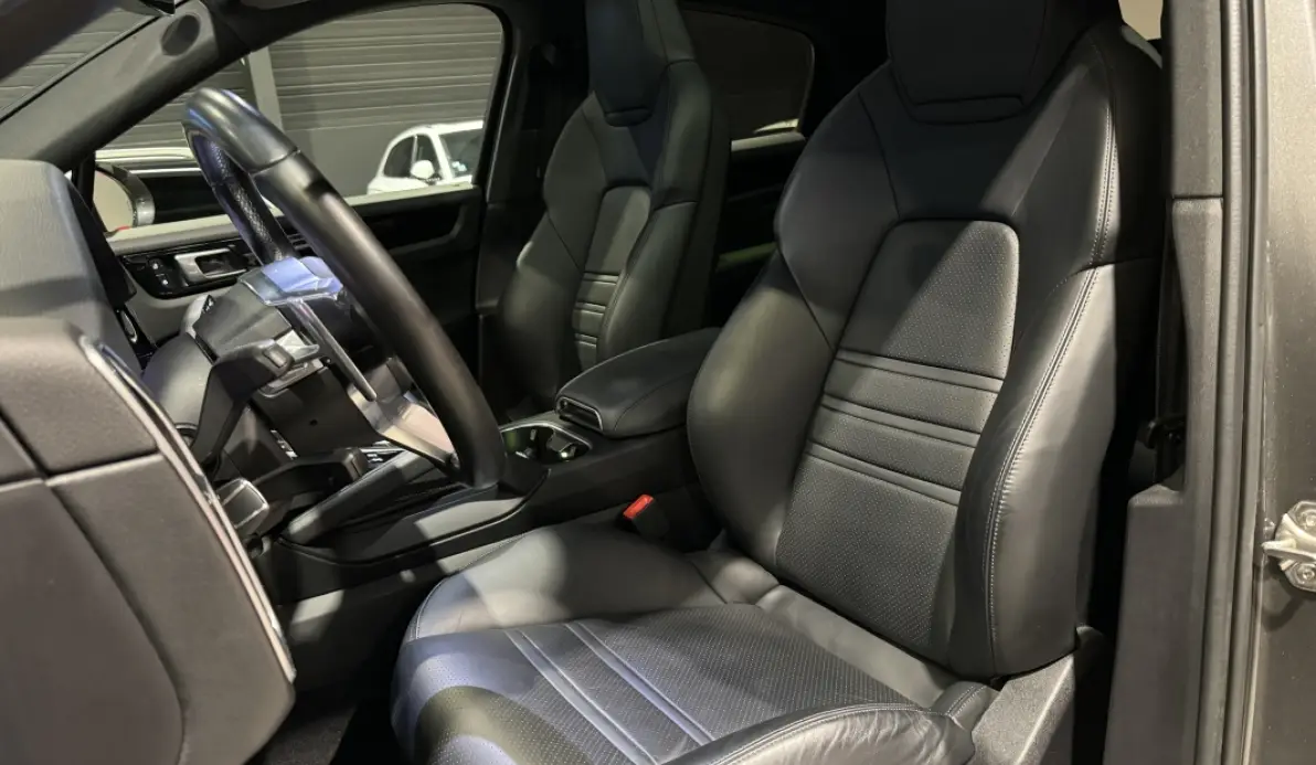 Porsche Cayenne coupé E-Hybrid 3.0 V6 462 ch 