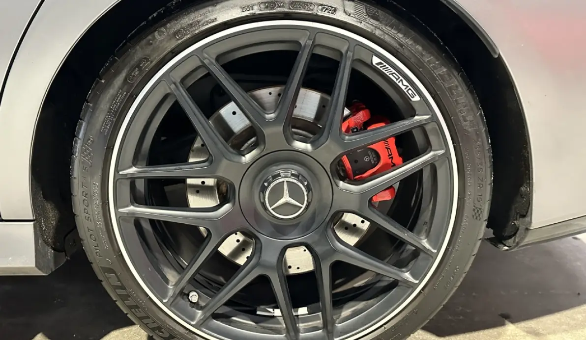 Mercedes CLA Shooting Brake  45s AMG Shooting brake 421 ch 4 Matic+
