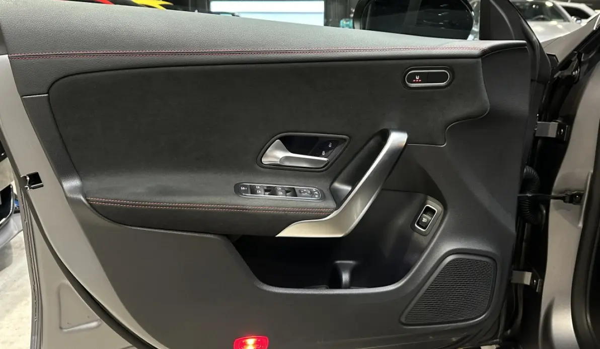 Mercedes CLA Shooting Brake  45s AMG Shooting brake 421 ch 4 Matic+