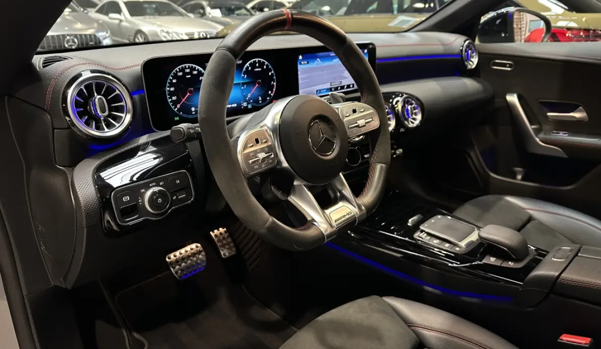 Mercedes CLA Shooting Brake  45s AMG Shooting brake 421 ch 4 Matic+