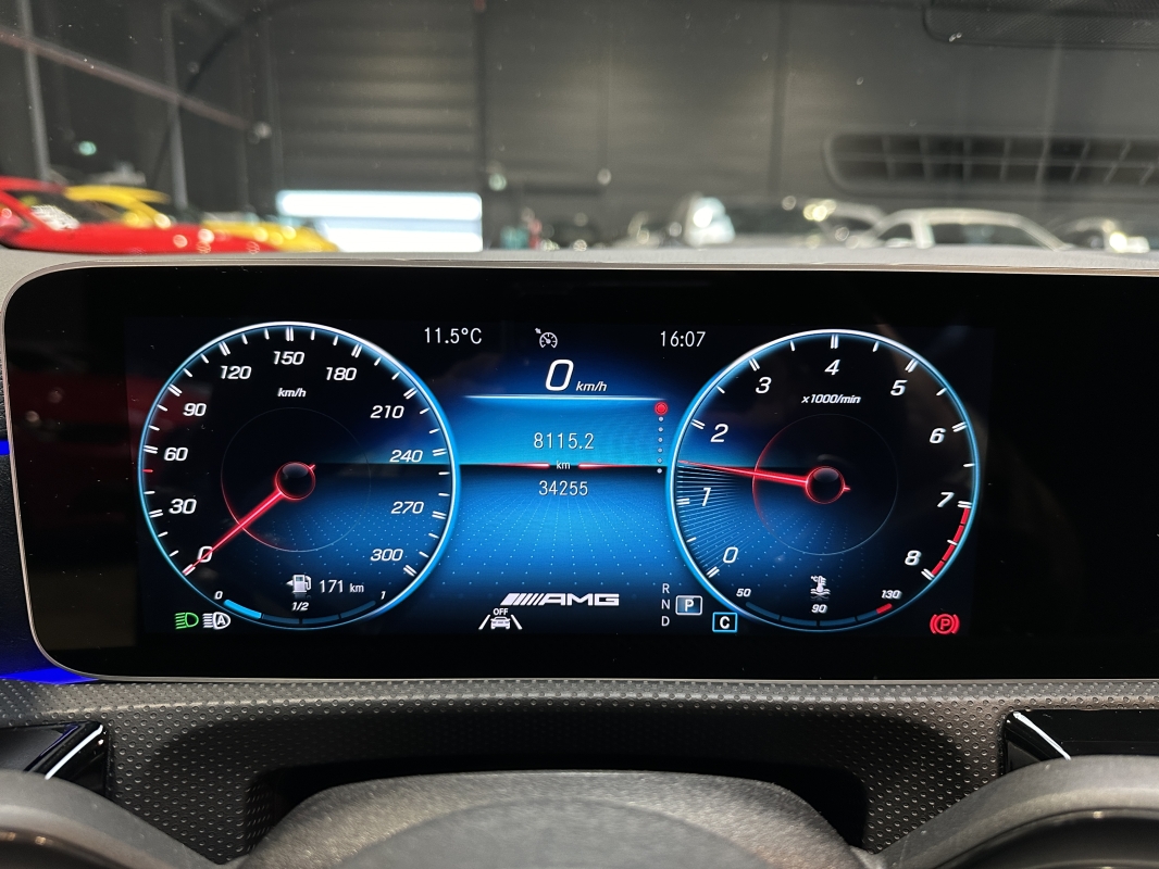 Mercedes CLA Shooting Brake  45s AMG Shooting brake 421 ch 4 Matic+