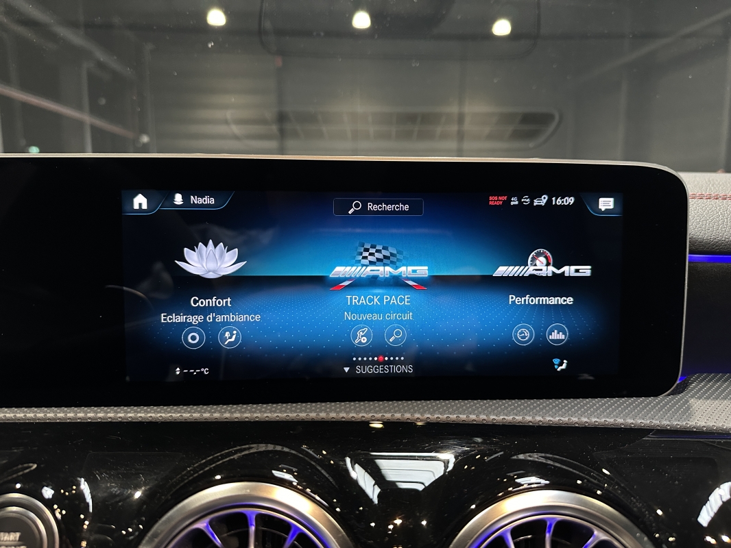 Mercedes CLA Shooting Brake  45s AMG Shooting brake 421 ch 4 Matic+