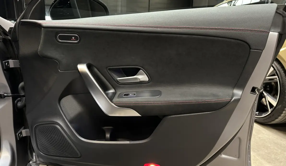 Mercedes CLA Shooting Brake  45s AMG Shooting brake 421 ch 4 Matic+