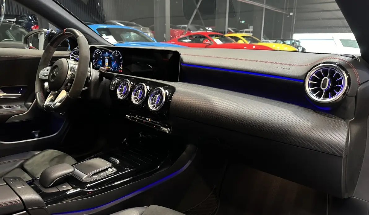 Mercedes CLA Shooting Brake  45s AMG Shooting brake 421 ch 4 Matic+
