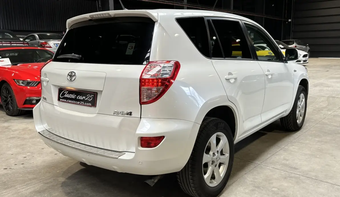 Toyota RAV4 150 D-CAT Life 4WD BVA