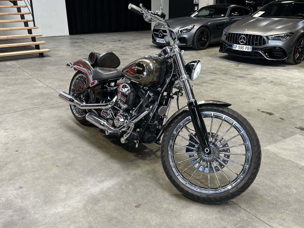 Harley davidson Softail Breakout  Softail Breakout 1690cc / FWSB