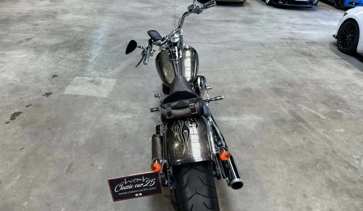 Harley davidson Softail Breakout  Softail Breakout 1690cc / FWSB