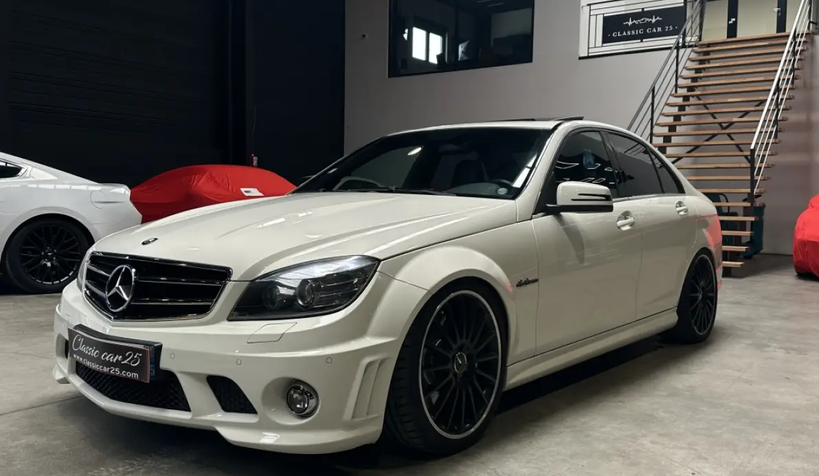 Mercedes Classe C 63 AMG 6.3L V8 487ch