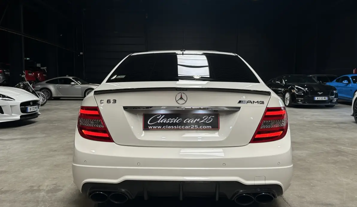 Mercedes Classe C 63 AMG 6.3L V8 487ch