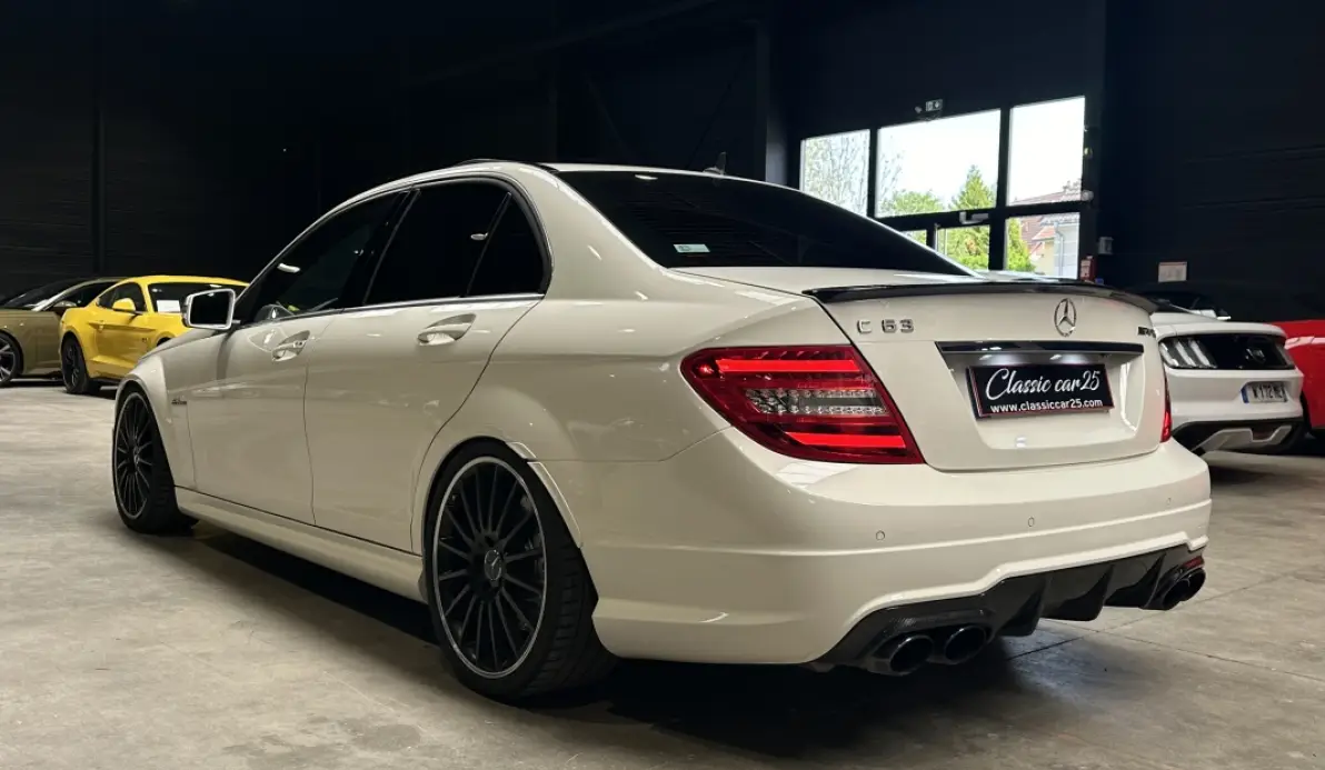Mercedes Classe C 63 AMG 6.3L V8 487ch