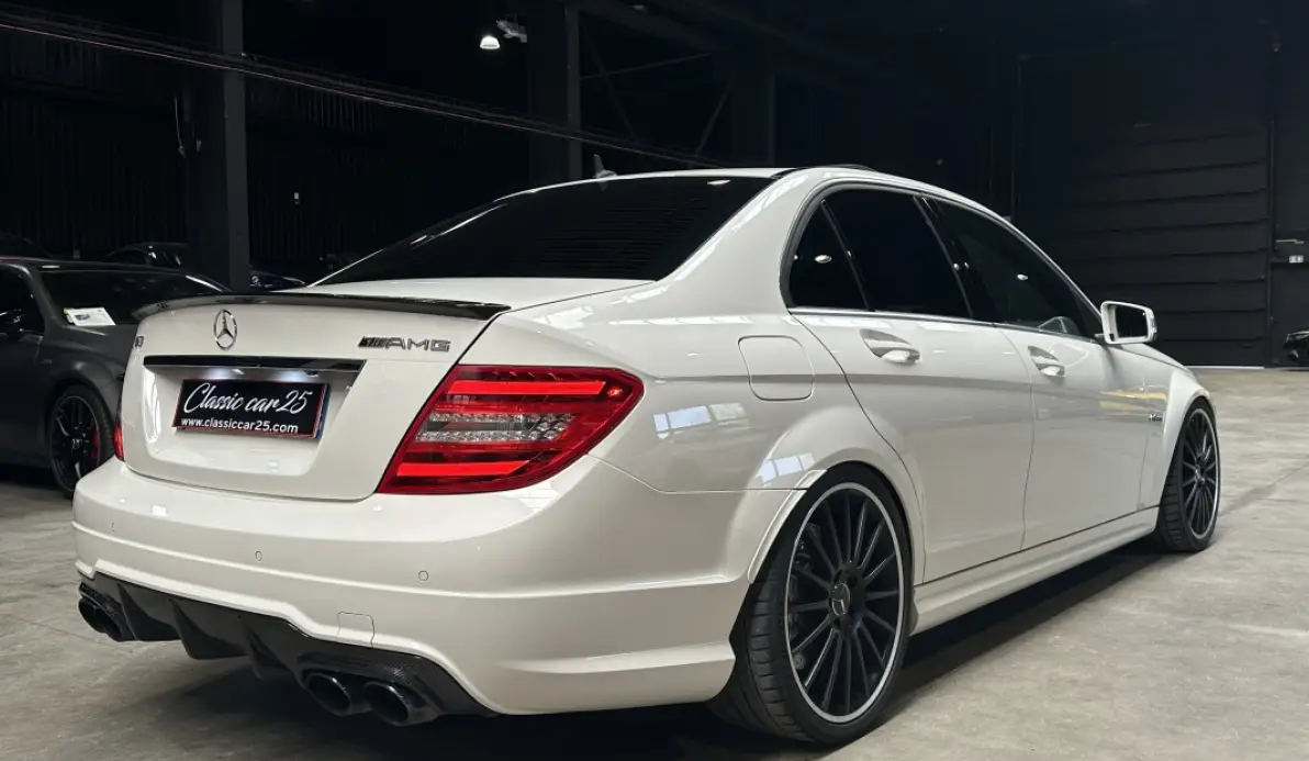 Mercedes Classe C 63 AMG 6.3L V8 487ch