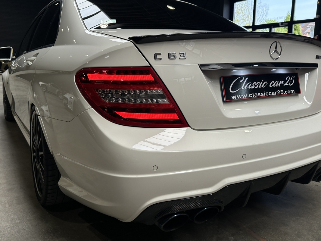 Mercedes Classe C 63 AMG Pack Performance 6.3L V8 487ch