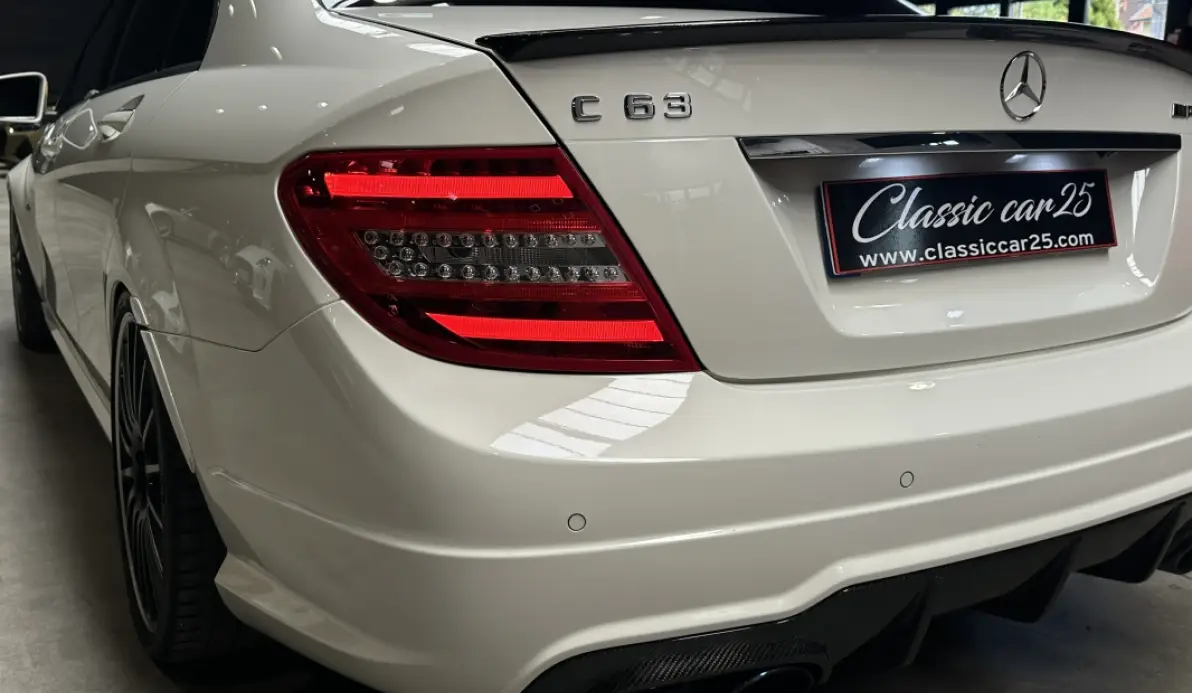 Mercedes Classe C 63 AMG Pack Performance 6.3L V8 487ch