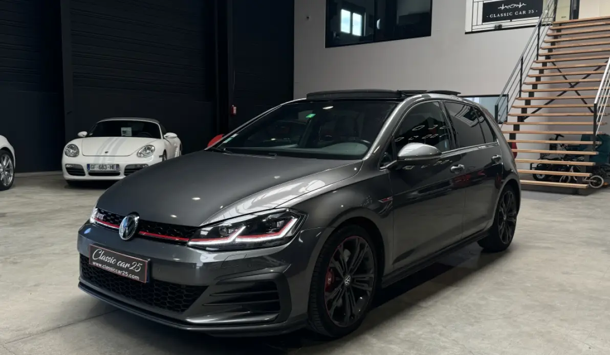 Volkswagen Golf Performance 245 CV DSG6 5P