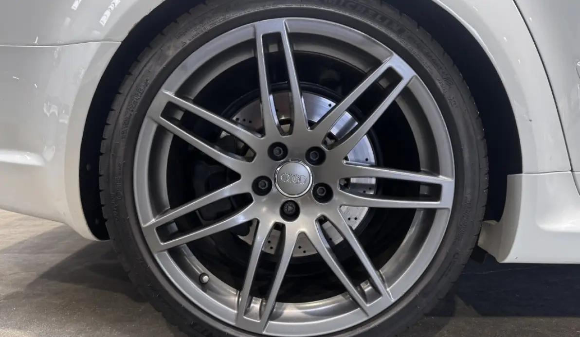 Audi RS4 RS4 B7 4.2 V8 420CH QUATTRO White Edition