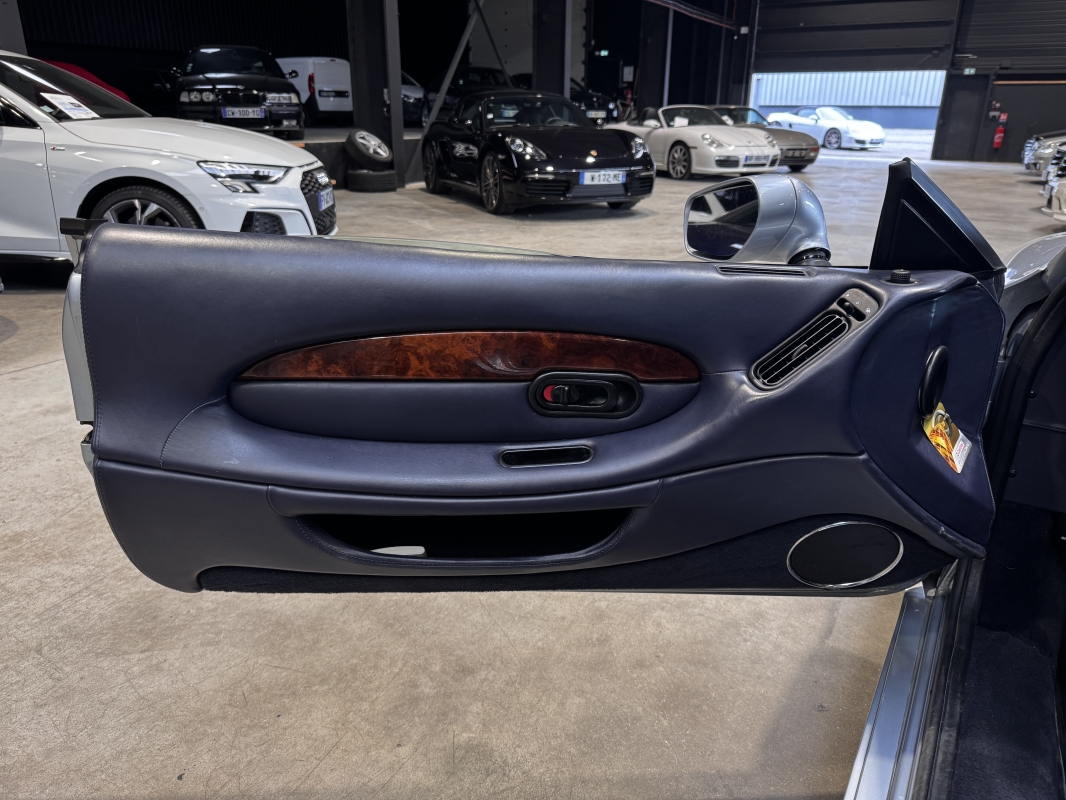 Aston Martin DB7