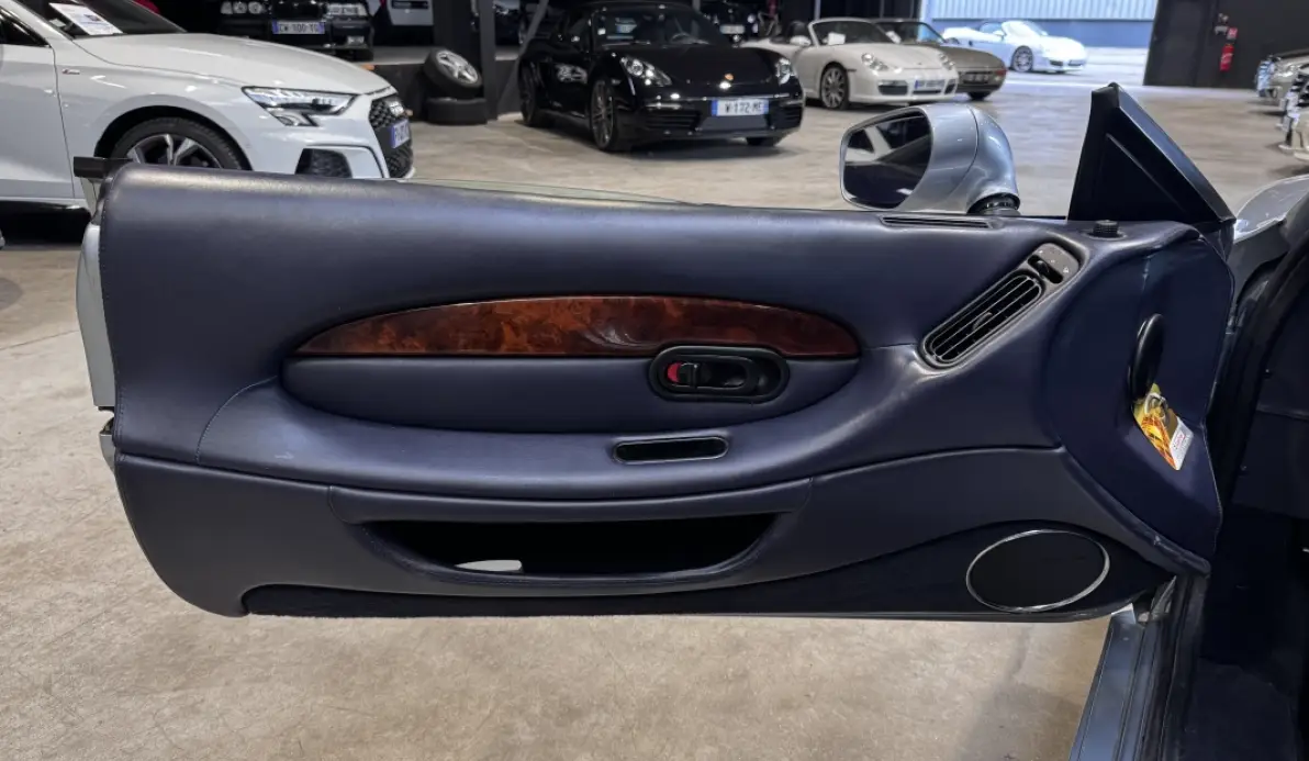 Aston martin DB7 Volante 6 cylindres cabriolet