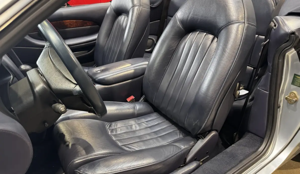 Aston martin DB7 Volante 6 cylindres cabriolet