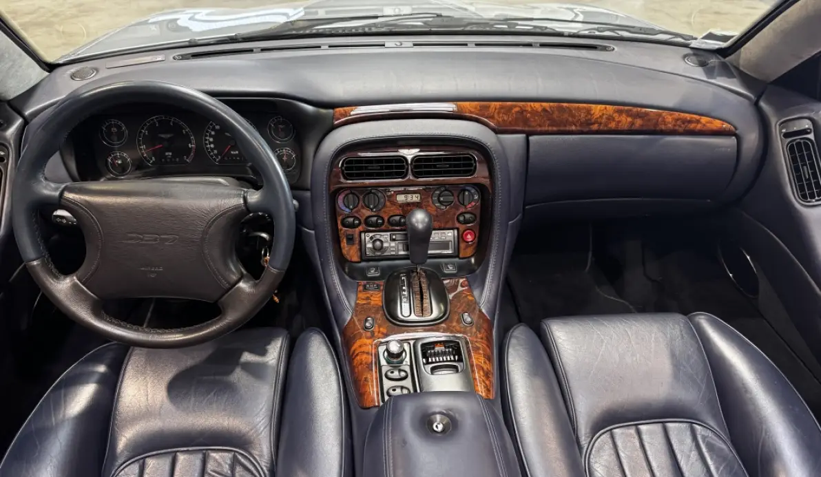Aston martin DB7 Volante 6 cylindres cabriolet