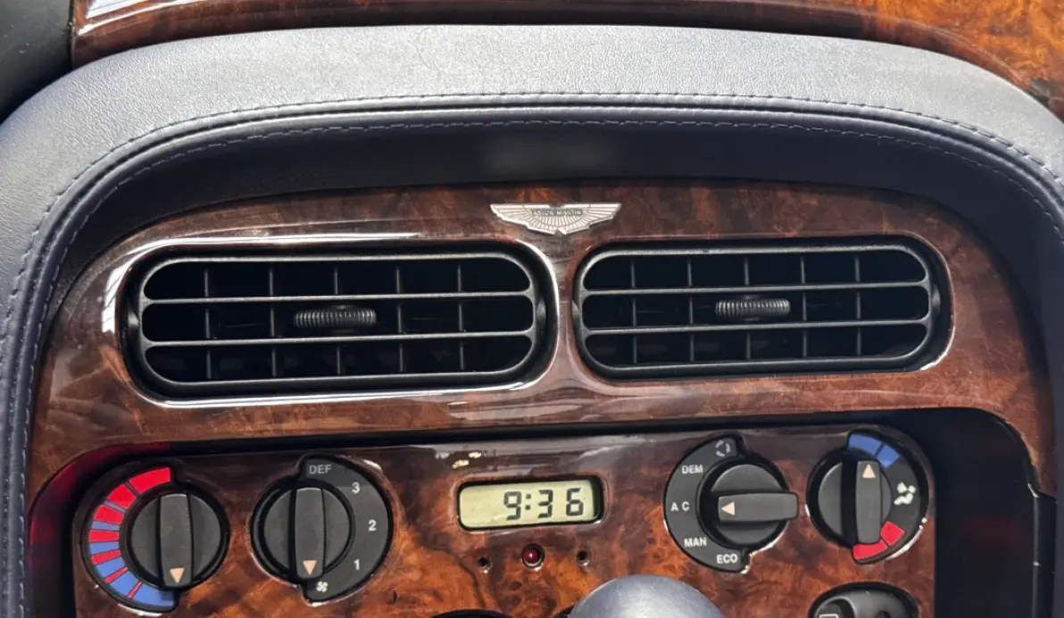 Aston martin DB7 Volante 6 cylindres cabriolet