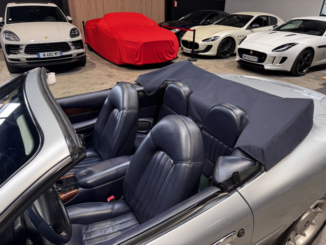 Aston Martin DB7