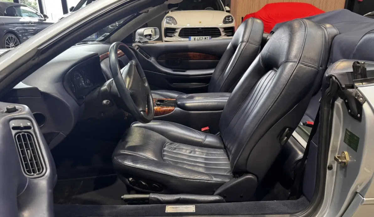 Aston martin DB7 Volante 6 cylindres cabriolet