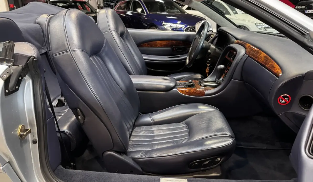 Aston martin DB7 Volante 6 cylindres cabriolet