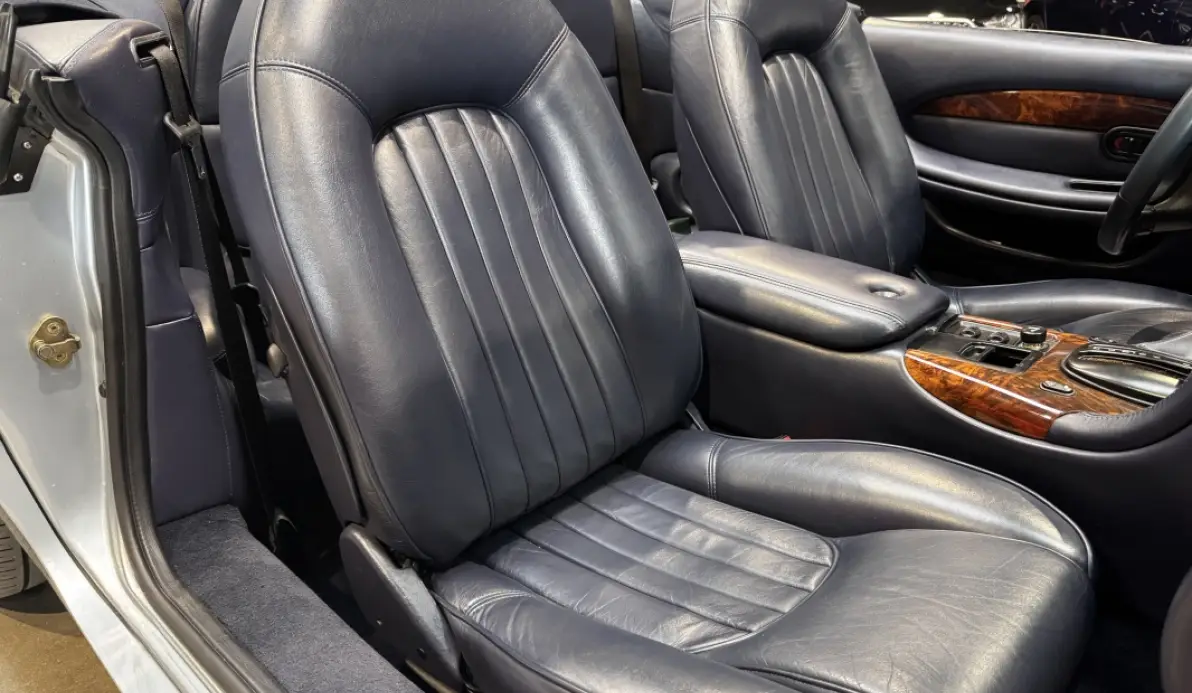 Aston martin DB7 Volante 6 cylindres cabriolet