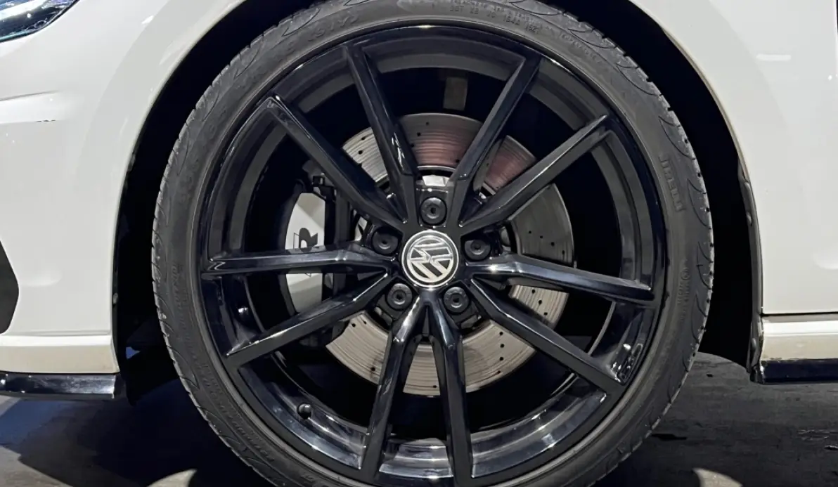 Volkswagen Golf VII R 2.0 TSI 310cv DSG7 Toit ouvrant / ACC / Dynaudio / Keyless