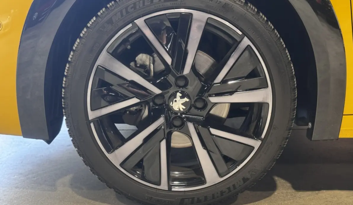 Peugeot 208 1.5 BLUEHDI 100CH S&S GT PACK
