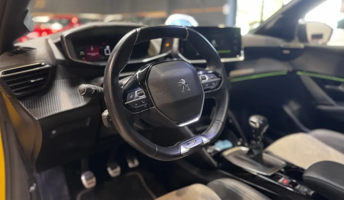 Peugeot 208 1.5 BLUEHDI 100CH S&S GT PACK