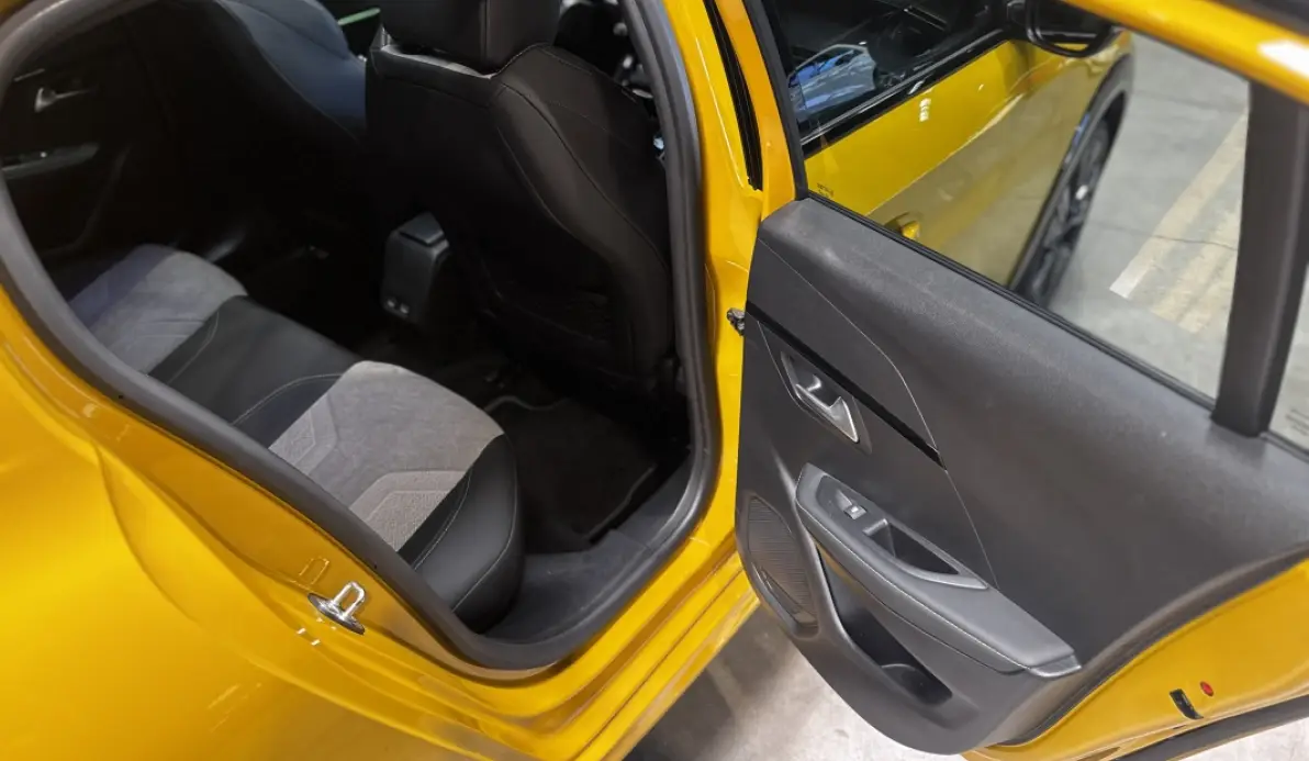 Peugeot 208 1.5 BLUEHDI 100CH S&S GT PACK