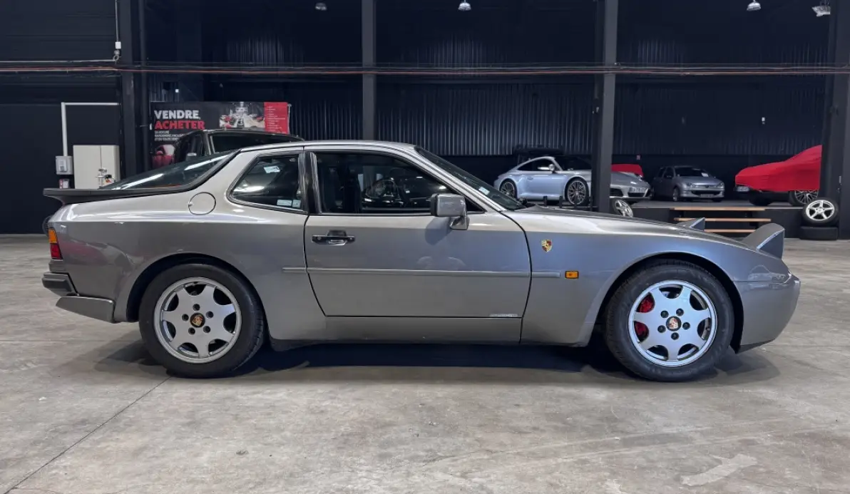 Porsche 944 s2
