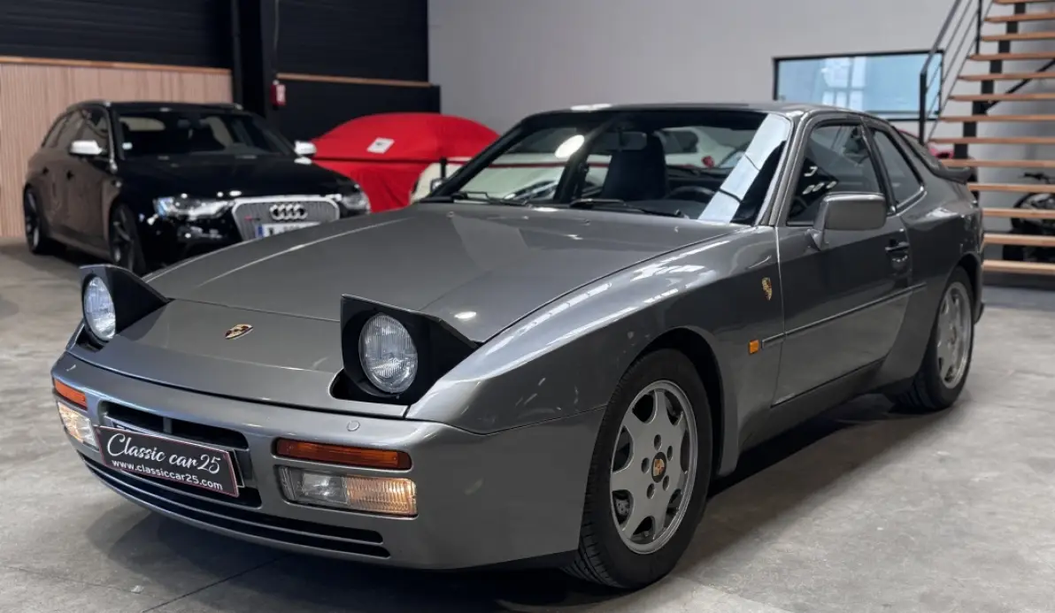 Porsche 944 s2