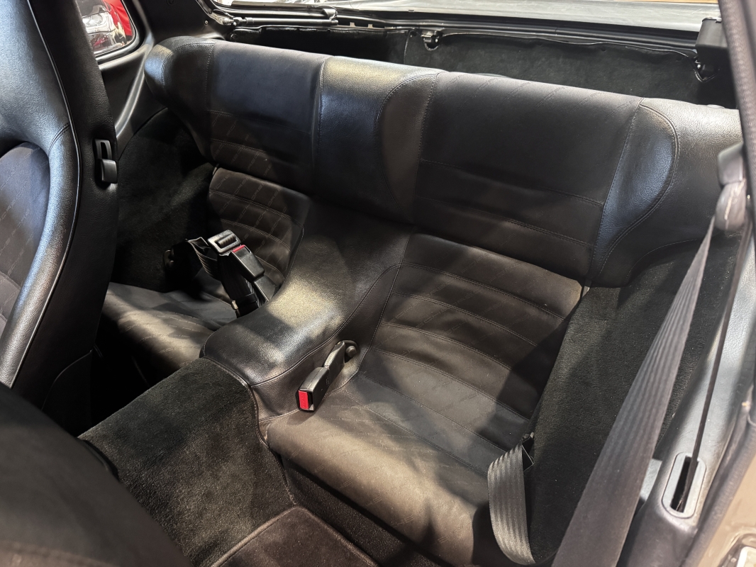 Porsche 944