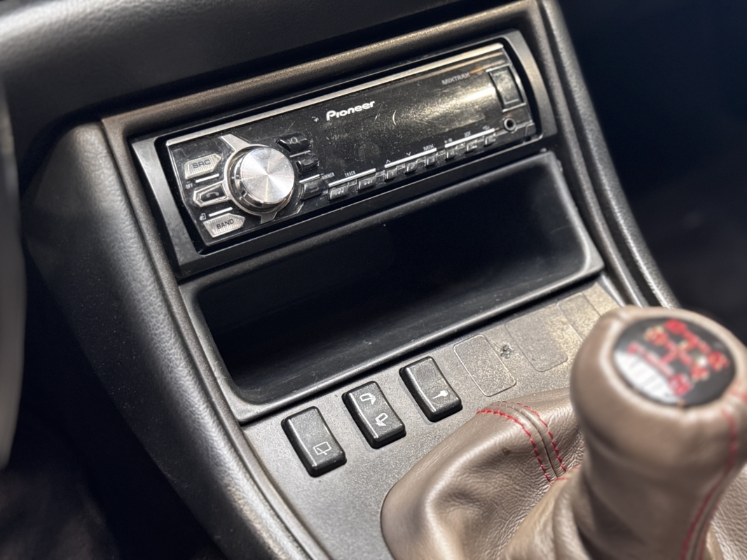 Porsche 944
