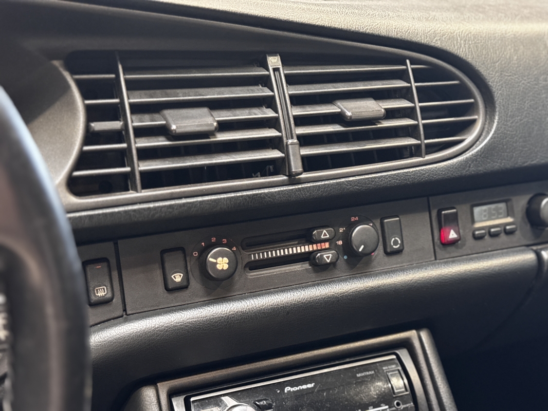Porsche 944