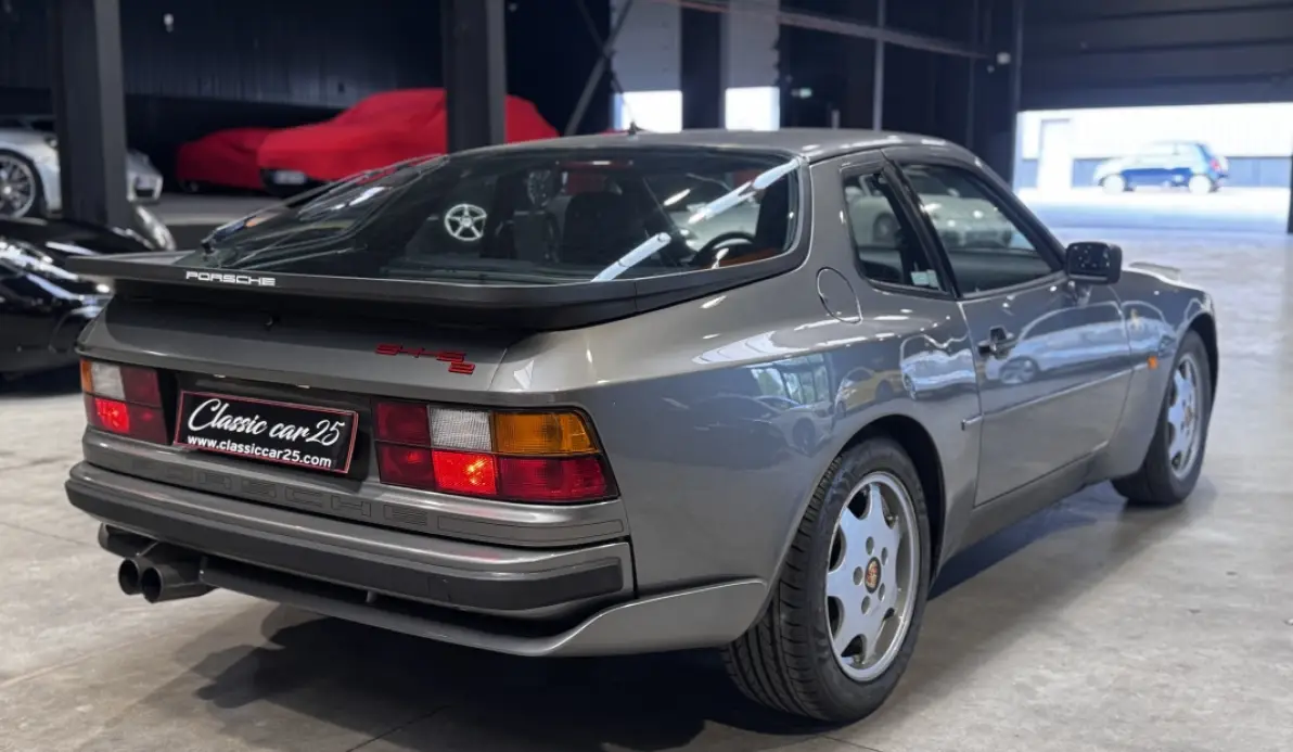 Porsche 944 s2