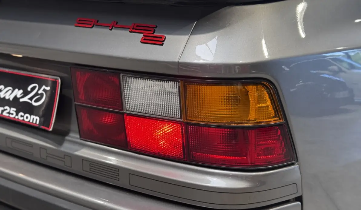 Porsche 944 s2