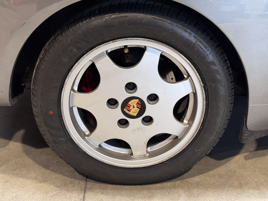 Porsche 944