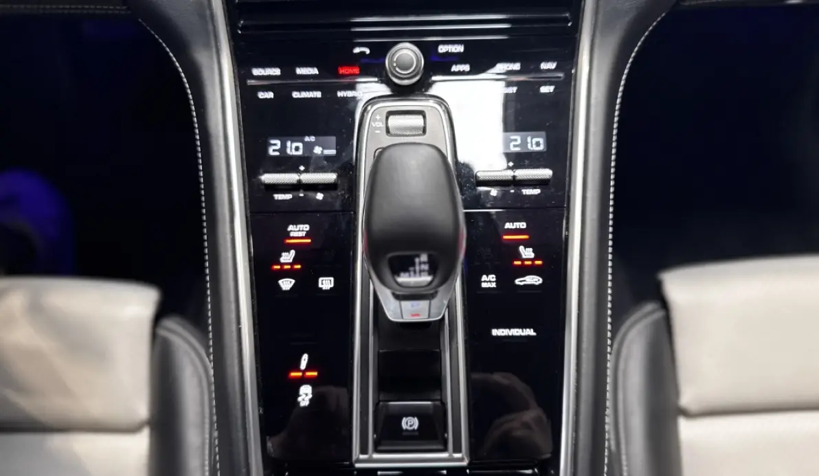 Porsche Panamera 3.0 V6 462CH 4 E-HYBRID