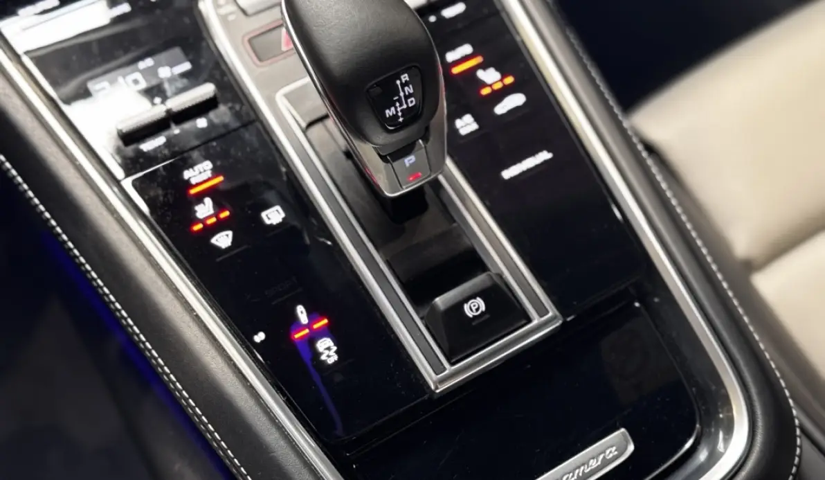 Porsche Panamera 3.0 V6 462CH 4 E-HYBRID
