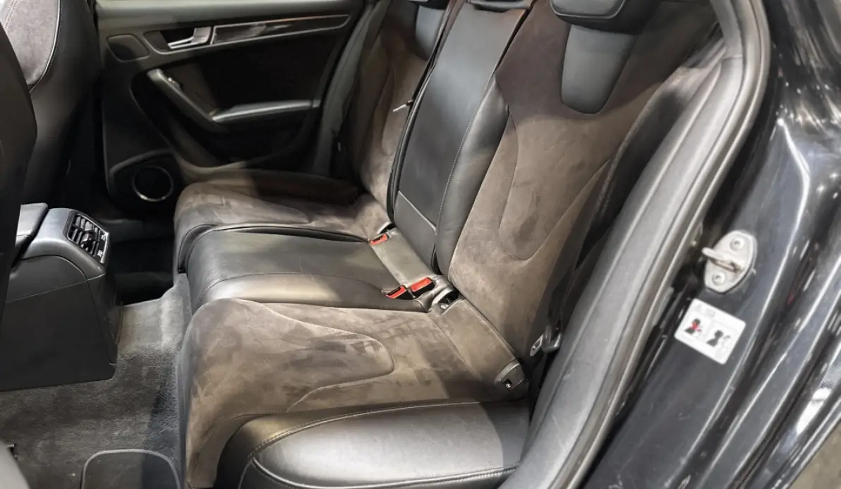 Audi RS4 4.2 V8 FSI 450CH QUATTRO S TRONIC 7