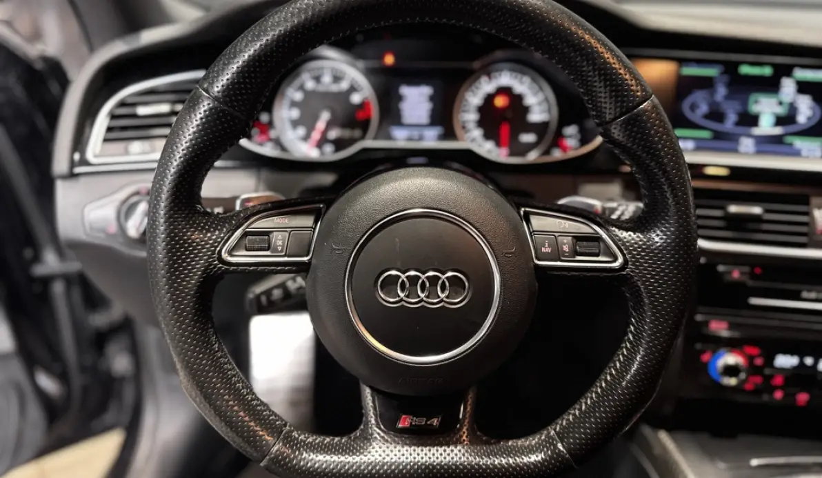 Audi RS4 4.2 V8 FSI 450CH QUATTRO S TRONIC 7