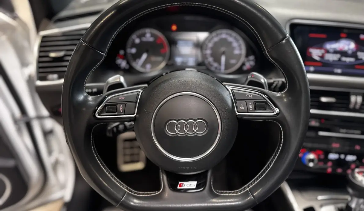 Audi SQ5 3.0 V6 BITDI 313CH QUATTRO TIPTRONIC / 1ere MAIN / CARNET COMPLET AUDI SUISSE