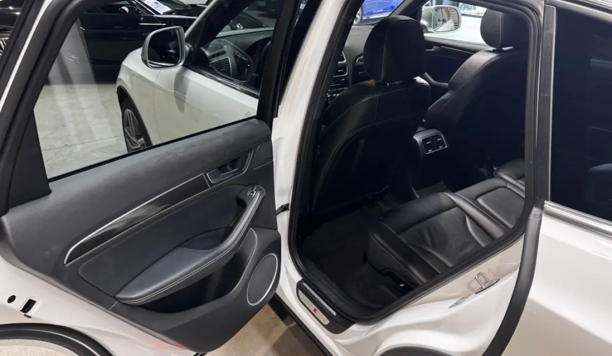 Audi SQ5 3.0 V6 BITDI 313CH QUATTRO TIPTRONIC / 1ere MAIN / CARNET COMPLET AUDI SUISSE